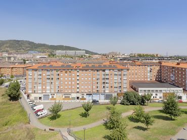 Piso con ascensor en venta en Oviedo - ANTONIO BASCARAN 3
