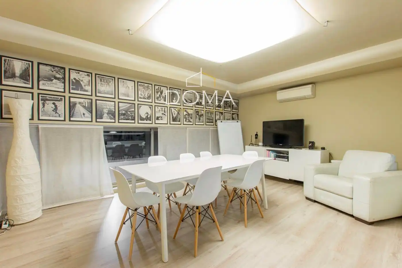 Dining room of Commercial properties for sale in Barcelona  with Air Conditioner, Terrace and Furnished