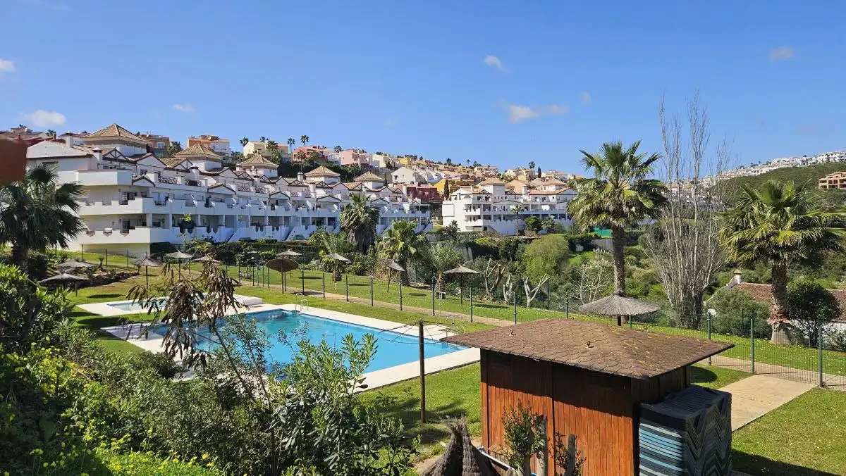 Garten von Wohnungen zum Verkauf in La Alcaidesa mit Klimaanlage, Heizung und Terrasse