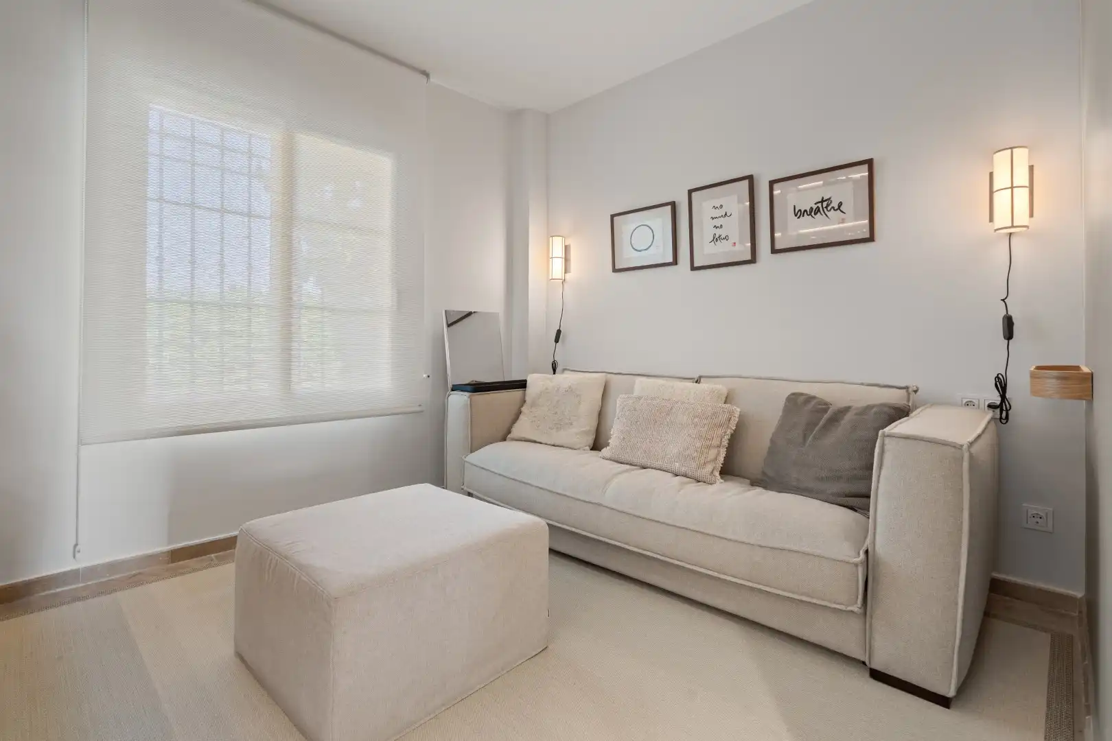 Sala de estar de Planta baja en venta en Marbella con Aire acondicionado, Jardín privado y Terraza