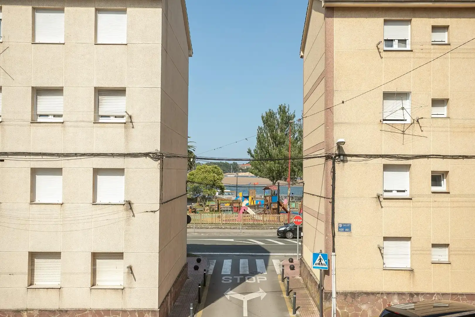 Vista exterior de Pis en venda en San Vicente de la Barquera amb Terrassa