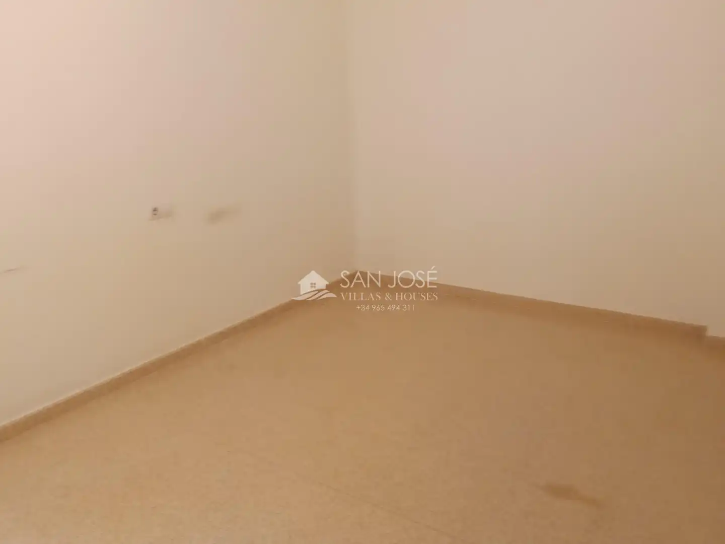 Piso en venta en Aspe con Terraza, Trastero y Balcón