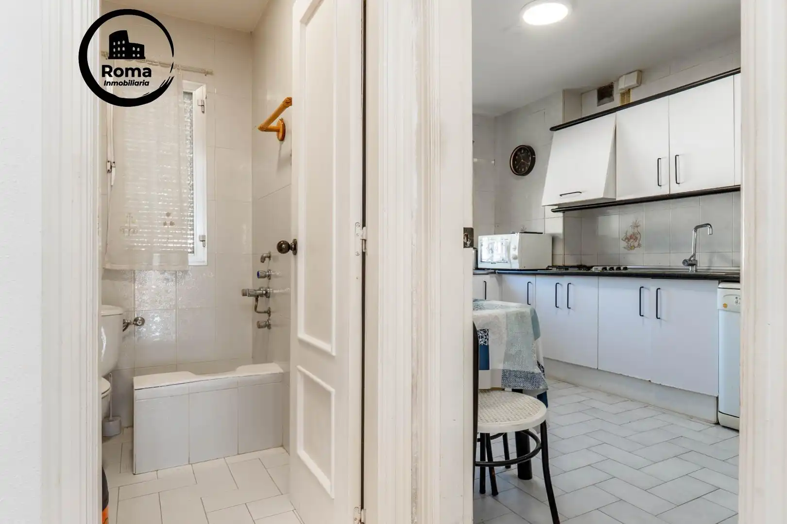 Bathroom of Houses for sale in Almuñécar  with Community pool