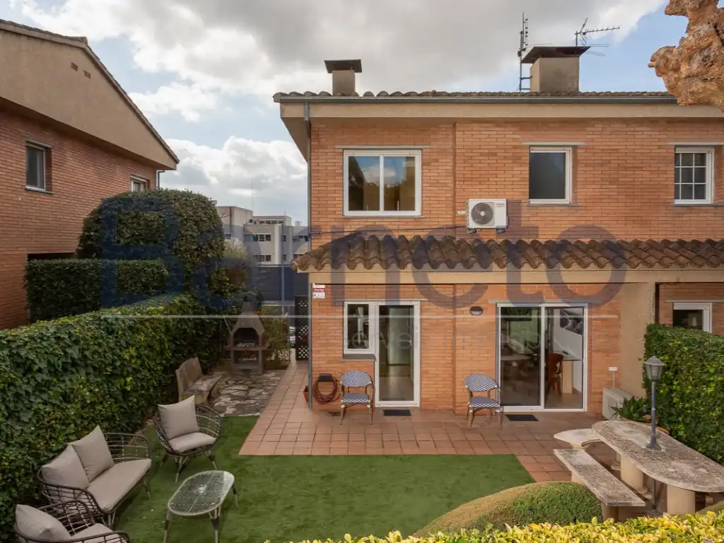 Terrace of Houses for sale in Girona  with Air Conditioner
