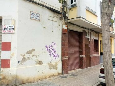 Local comercial en venda a C/ Pintor Camarón