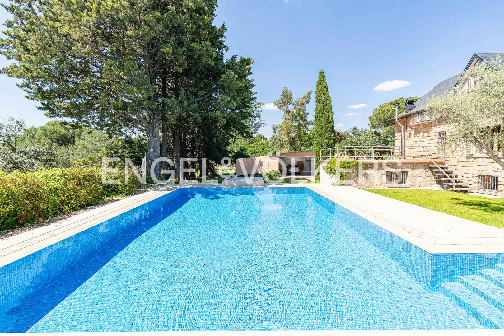Piscina de Casa o chalet en venta en Galapagar con Aire acondicionado, Calefacción y Jardín privado