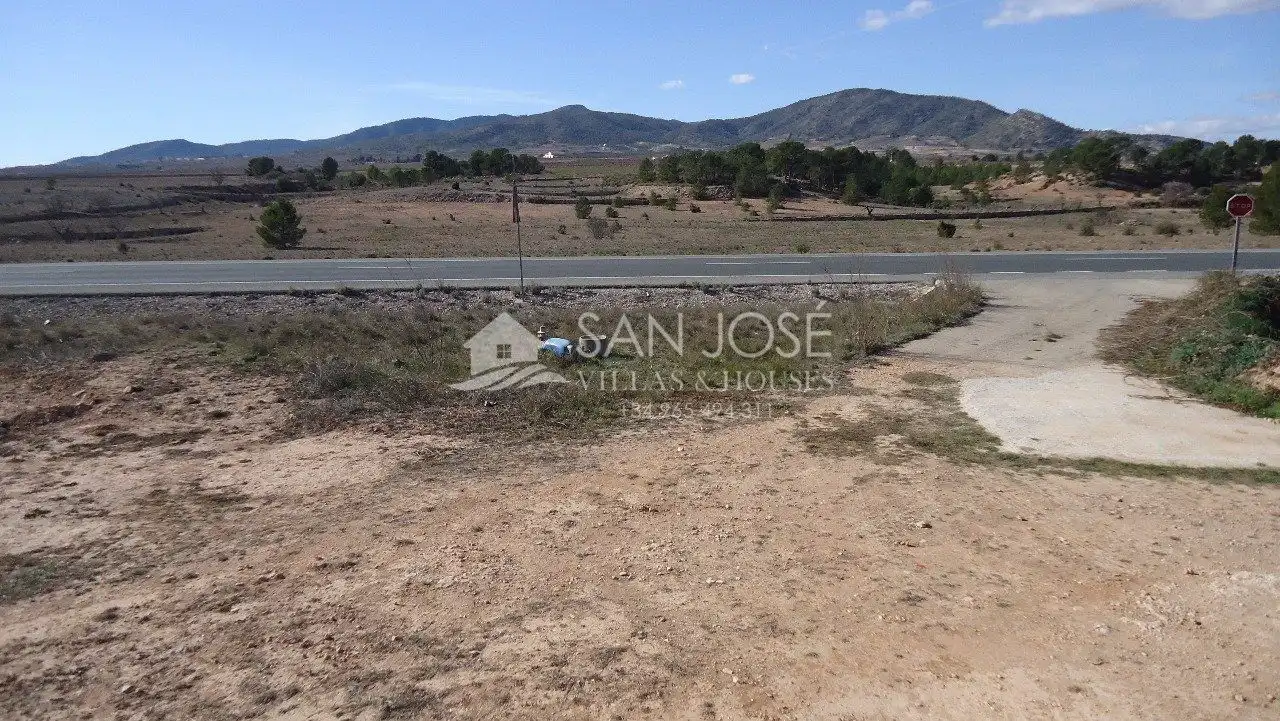 Finca rústica en venda en Yecla