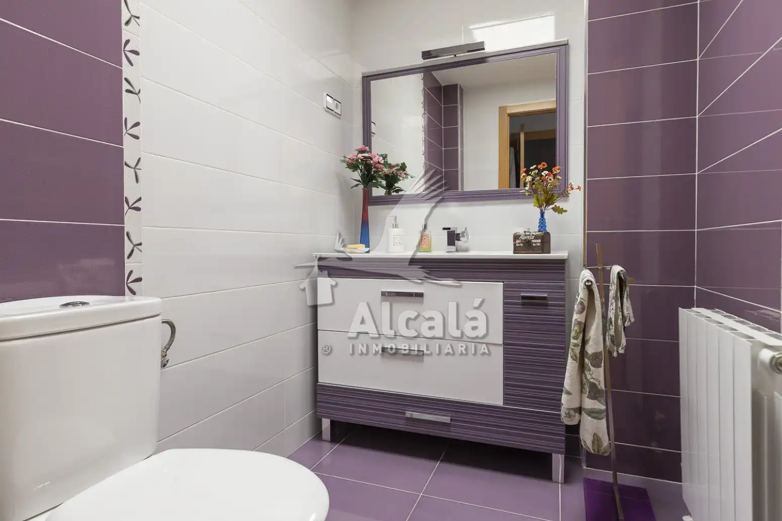 Baño de Piso en venta en Coslada con Aire acondicionado, Calefacción y Jardín privado