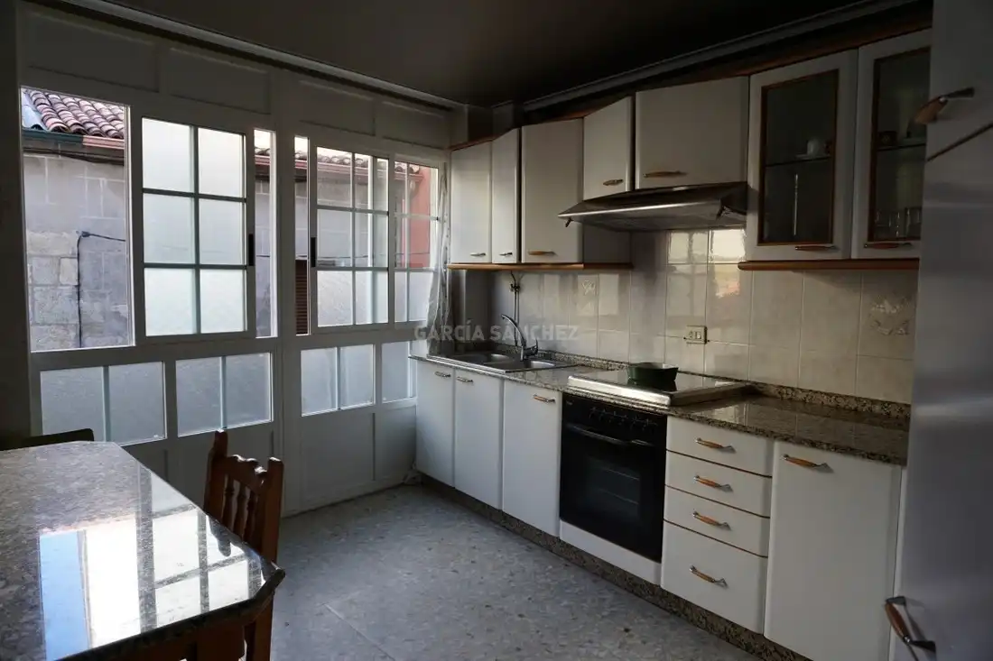Küche von Einfamilien-Reihenhaus zum Verkauf in Rianxo