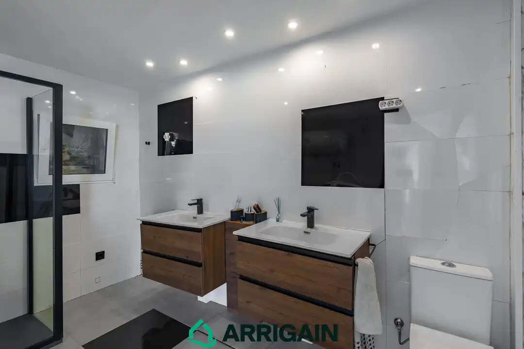 Bathroom of Houses for sale in Hondarribia  with Heating, Private garden and Terrace