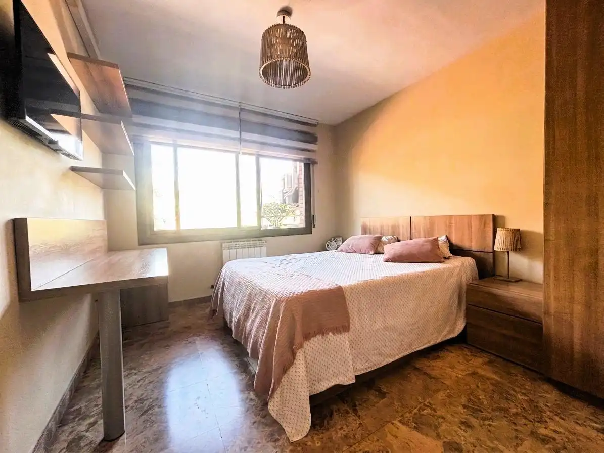 Bedroom of Ground floor for sale in Esplugues de Llobregat  with Air Conditioner, Heating and Balcony