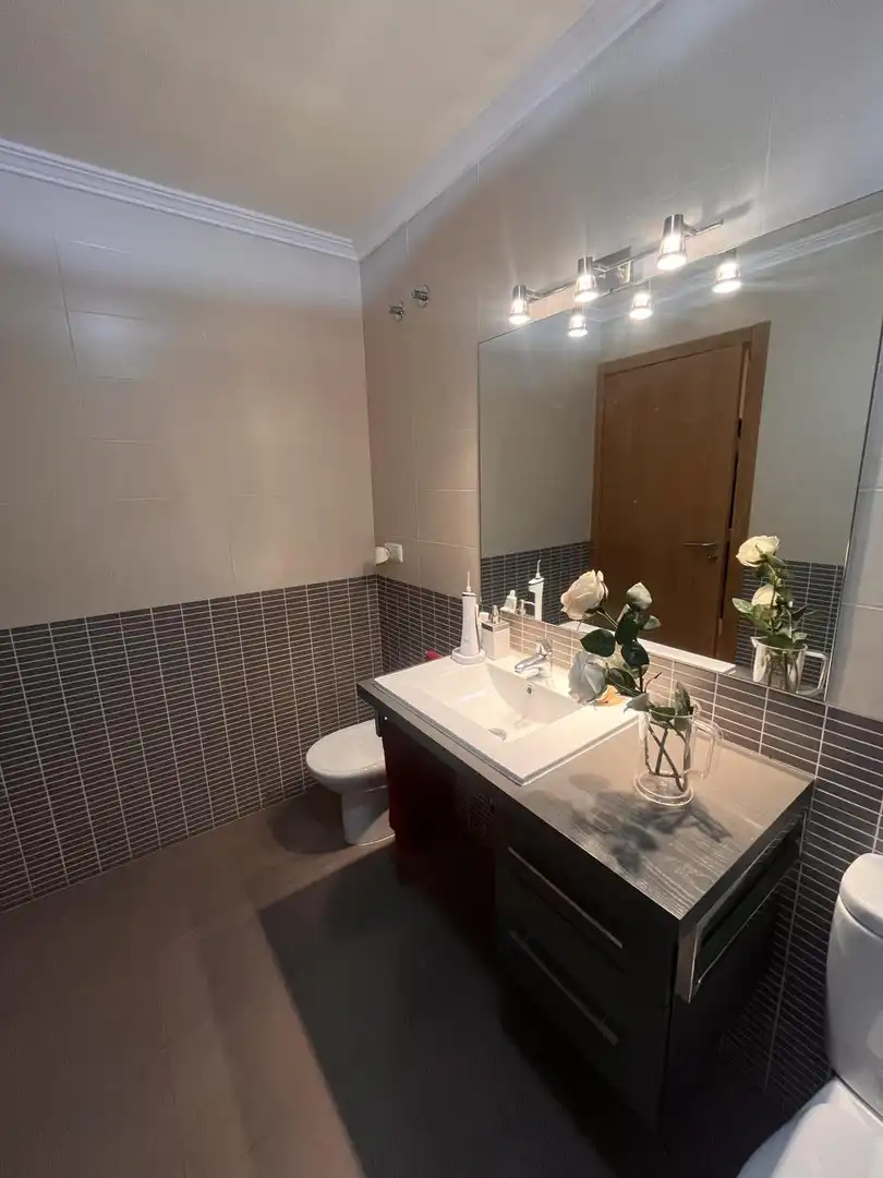 Baño de Piso en venta en Plasencia con Aire acondicionado, Terraza y Amueblado