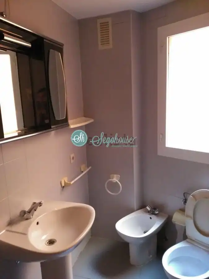 Bathroom of Flat for sale in Segovia  with Heating and Storage room