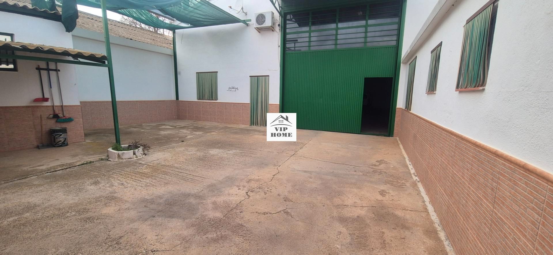 Exterior view of Industrial buildings for sale in La Gineta