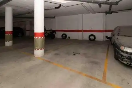 Parking de Apartamento en venta en Badajoz con Aire acondicionado, Calefacción y Trastero