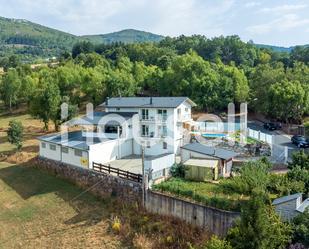 Vista exterior de Casa o xalet en venda en Vega de Espinareda amb Terrassa i Piscina