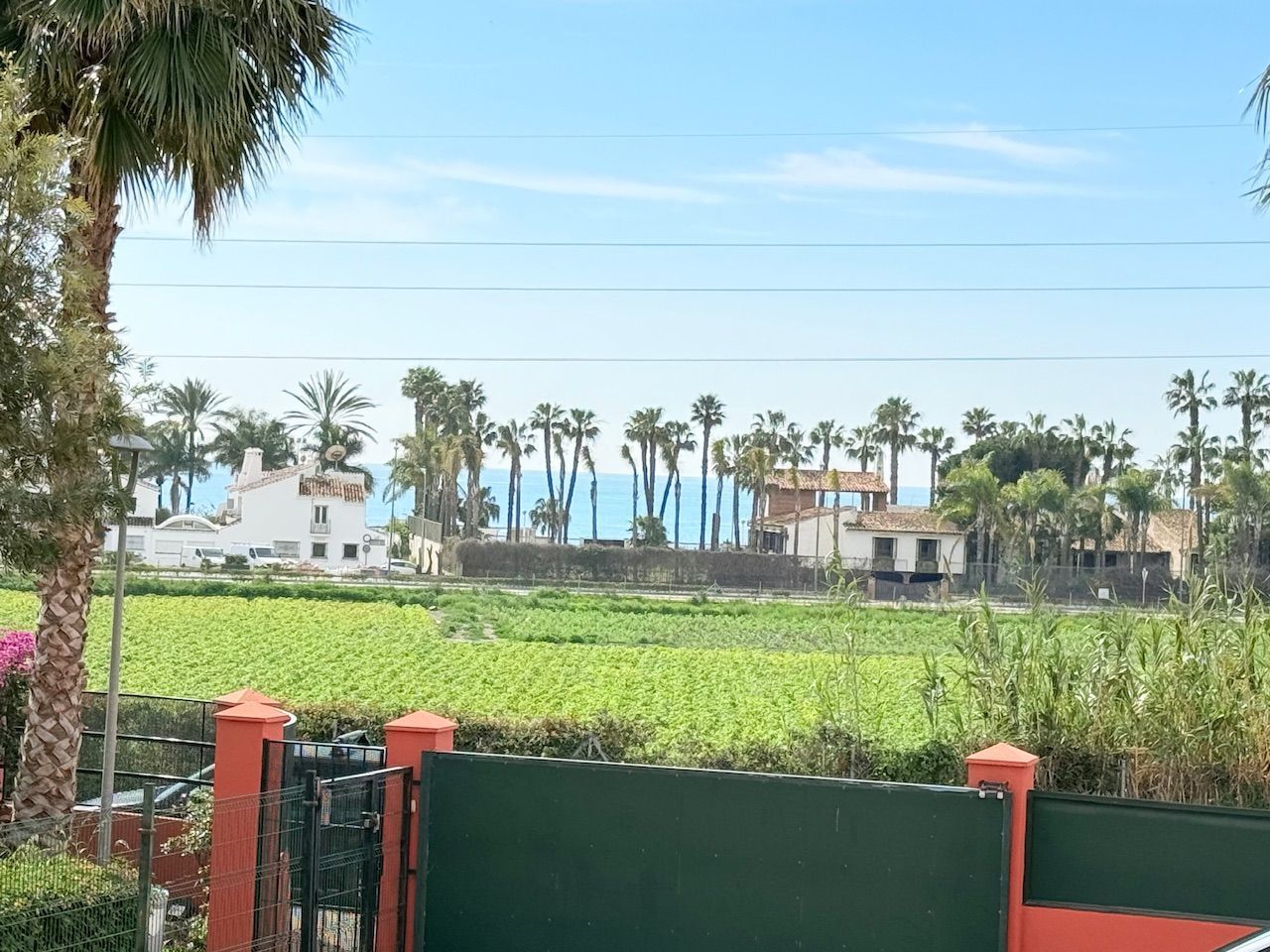 Vista exterior de Casa o chalet en venta en Vélez-Málaga con Aire acondicionado, Calefacción y Jardín privado