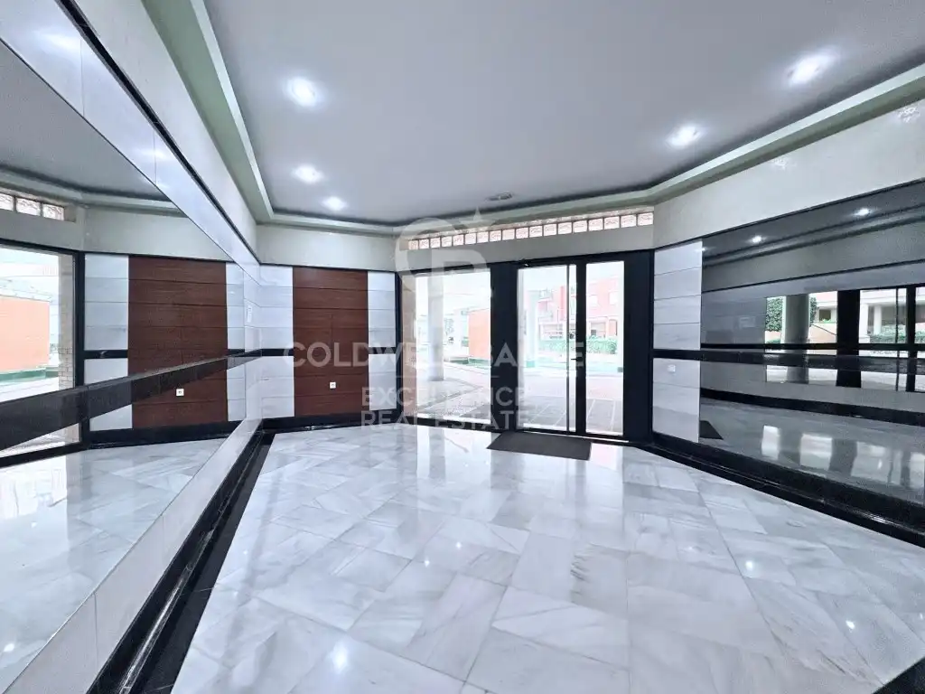 Flat for sale in Valencia  with Air Conditioner, Terrace and Community pool