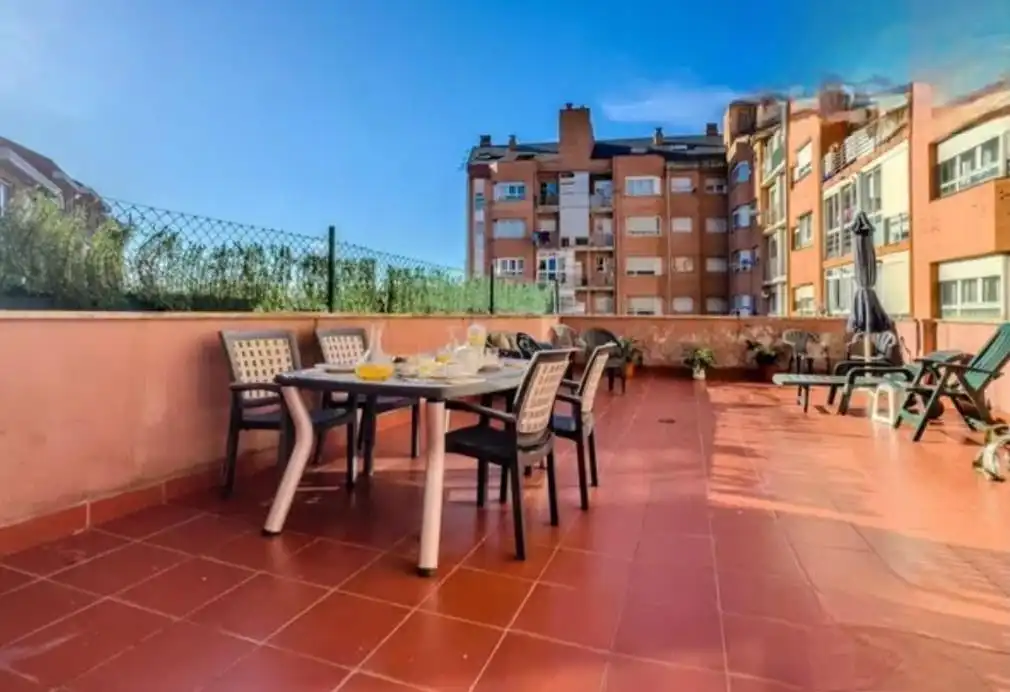 Maisonette zum Verkauf in Calle de la Gloria, Alisal - San Román