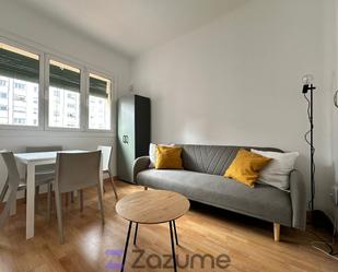 Living room of Flat to rent in  Barcelona Capital  with Air Conditioner, Parquet flooring and Oven