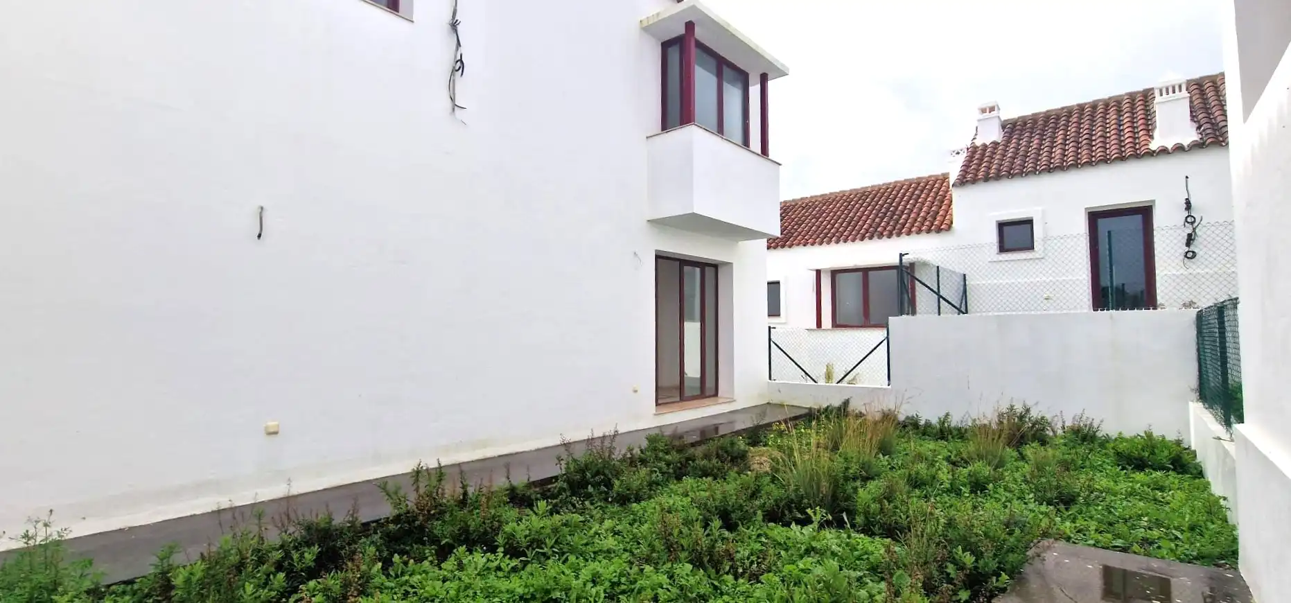 Außenansicht von Einfamilien-Reihenhaus zum Verkauf in Cártama mit Privatgarten und Terrasse