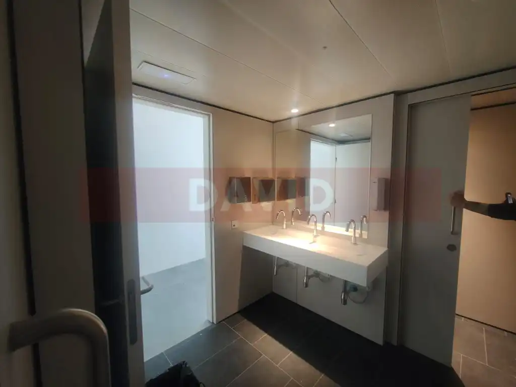 Badezimmer von Geschaftsraum zur Miete in Barcelona