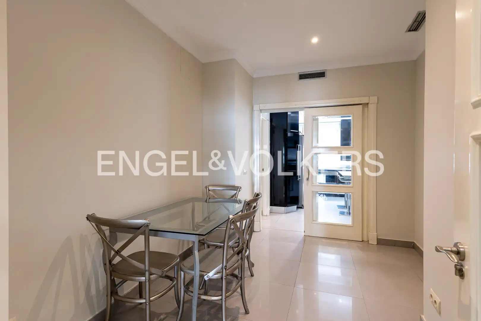 Dining room of Flat for rent in Madrid  with Air Conditioner, Heating and Parquet flooring