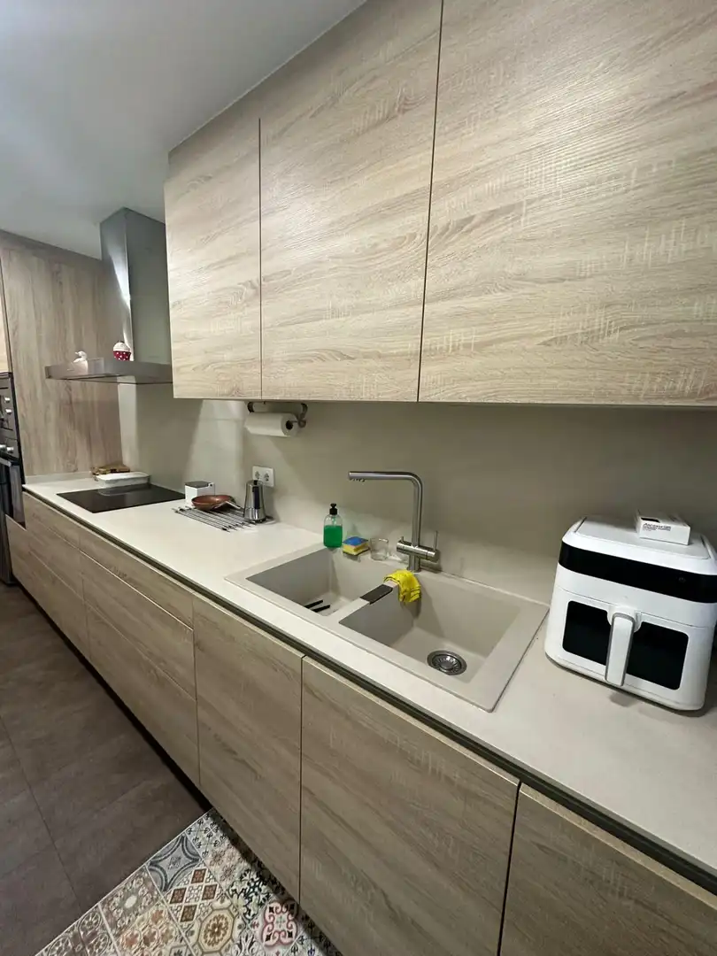 Cocina de Piso en venta en Cornellà de Llobregat con Calefacción, Jardín privado y Balcón