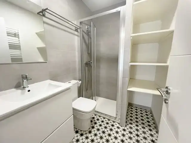 Bathroom of Flat for rent in Santander  with Heating, Furnished and Oven