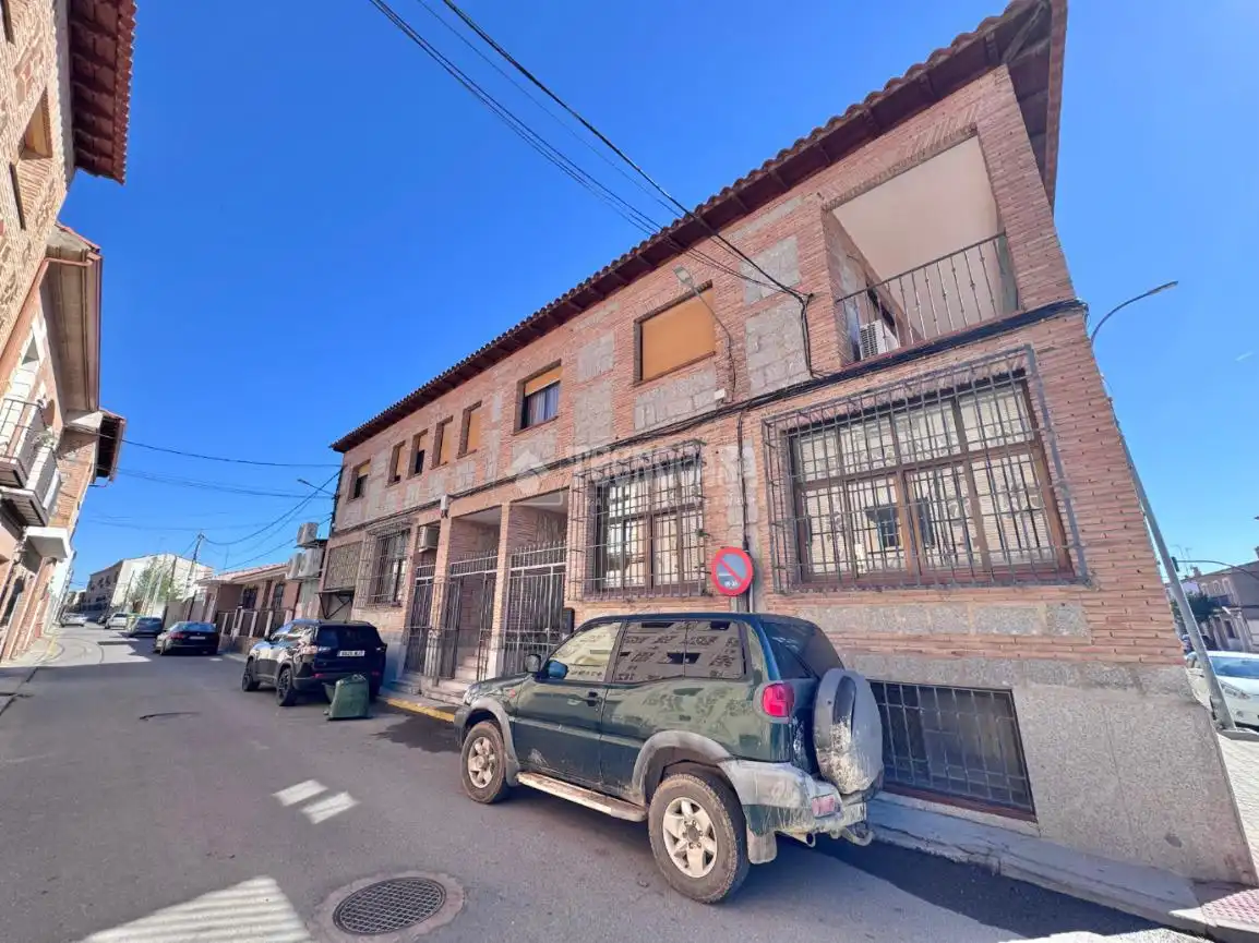 Vista exterior de Casa adosada en venta en Yepes con Calefacción
