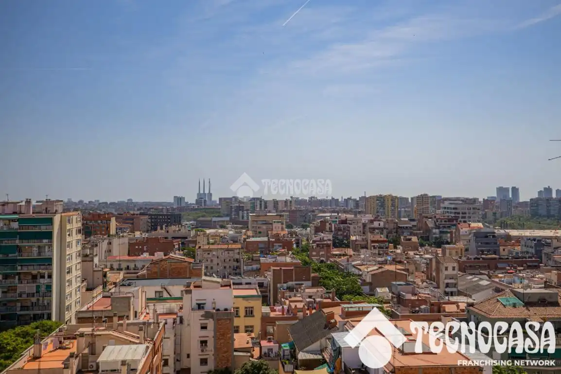 Vista exterior de Piso en venta en Barcelona