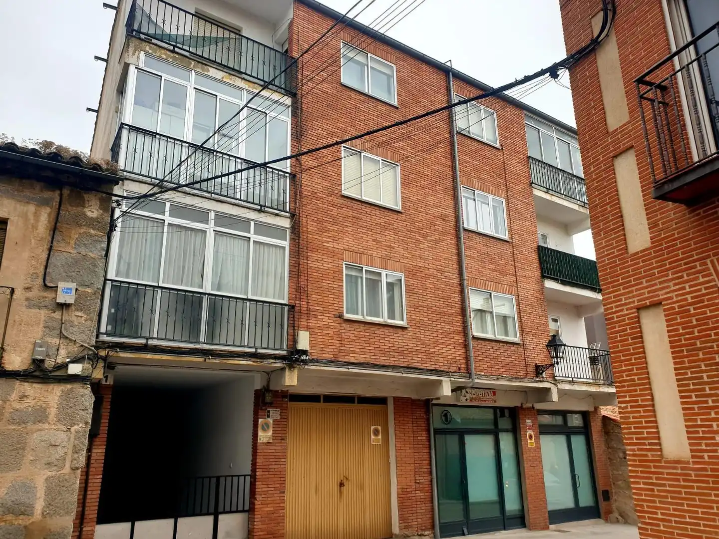 Vista exterior de Piso en venta en Ávila con Parquet y Amueblado