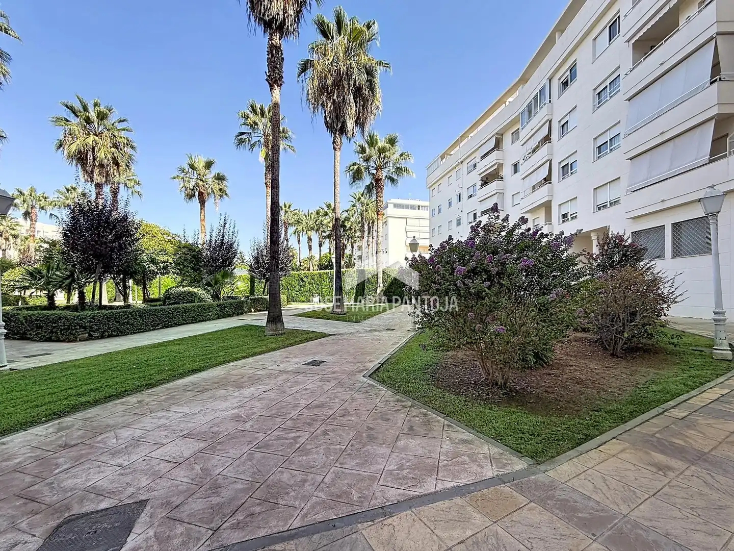 Exterior view of Flat for sale in Jerez de la Frontera  with Air Conditioner, Private garden and Parquet flooring