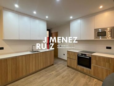 Flat with lift to rent in Calle CIELO
