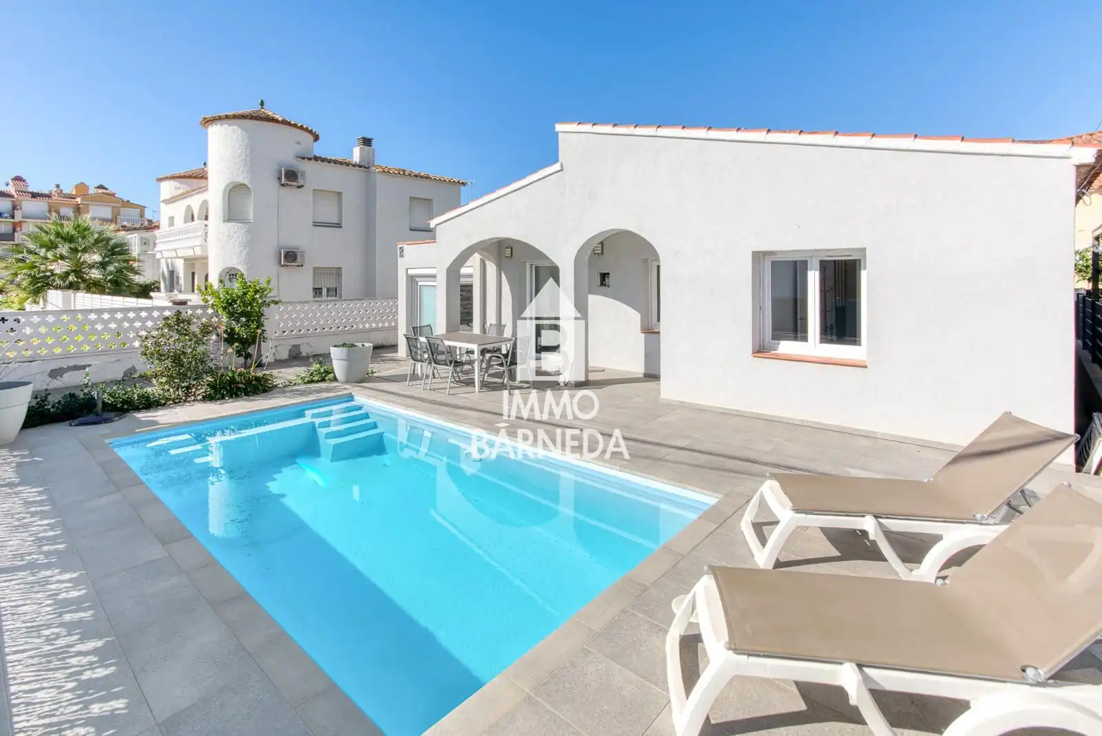 Vista exterior de Casa o chalet en venta en Empuriabrava con Aire acondicionado, Calefacción y Jardín privado