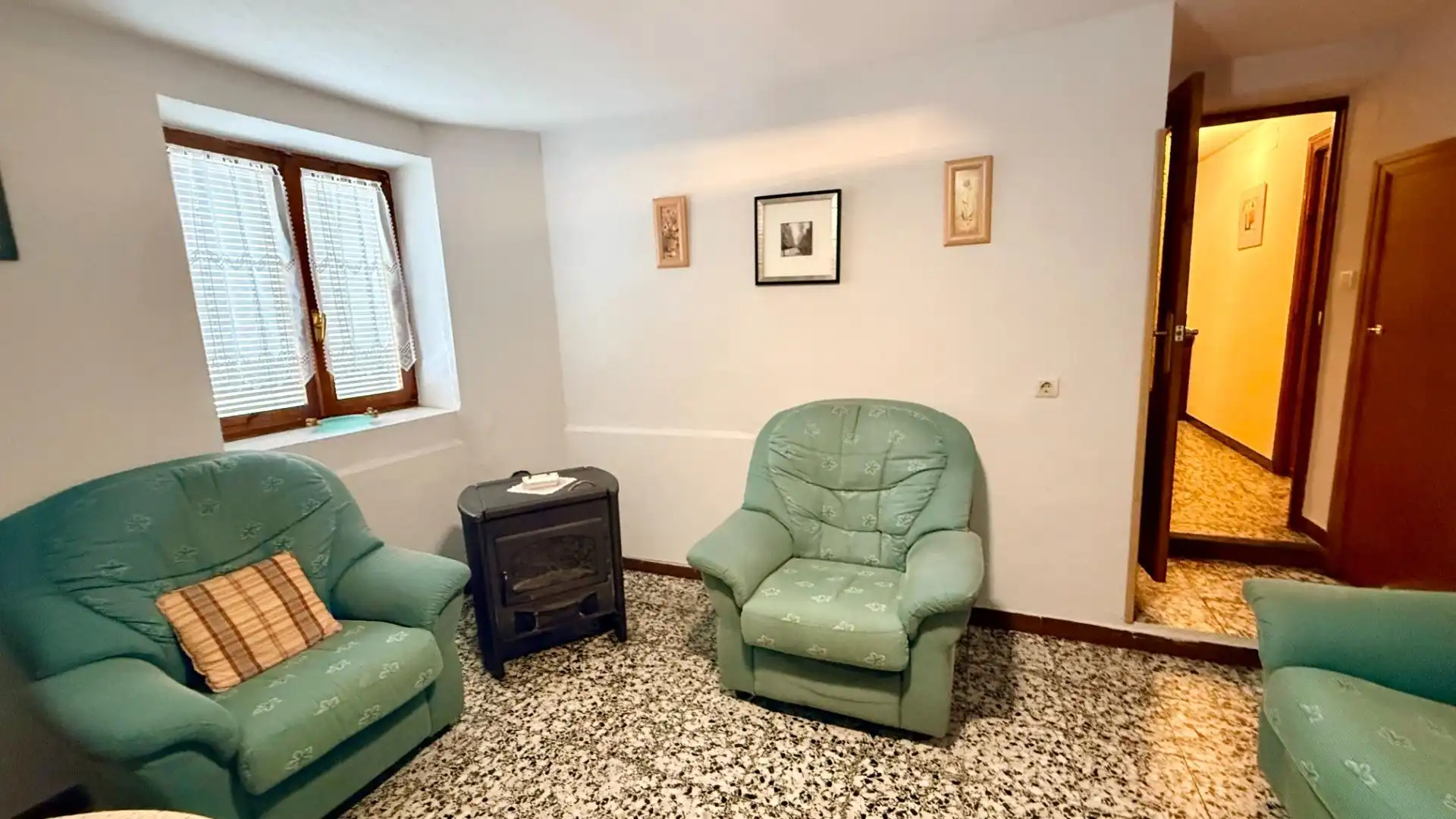 Sala d'estar de Casa o xalet en venda en Samboal amb Jardí privat i Traster