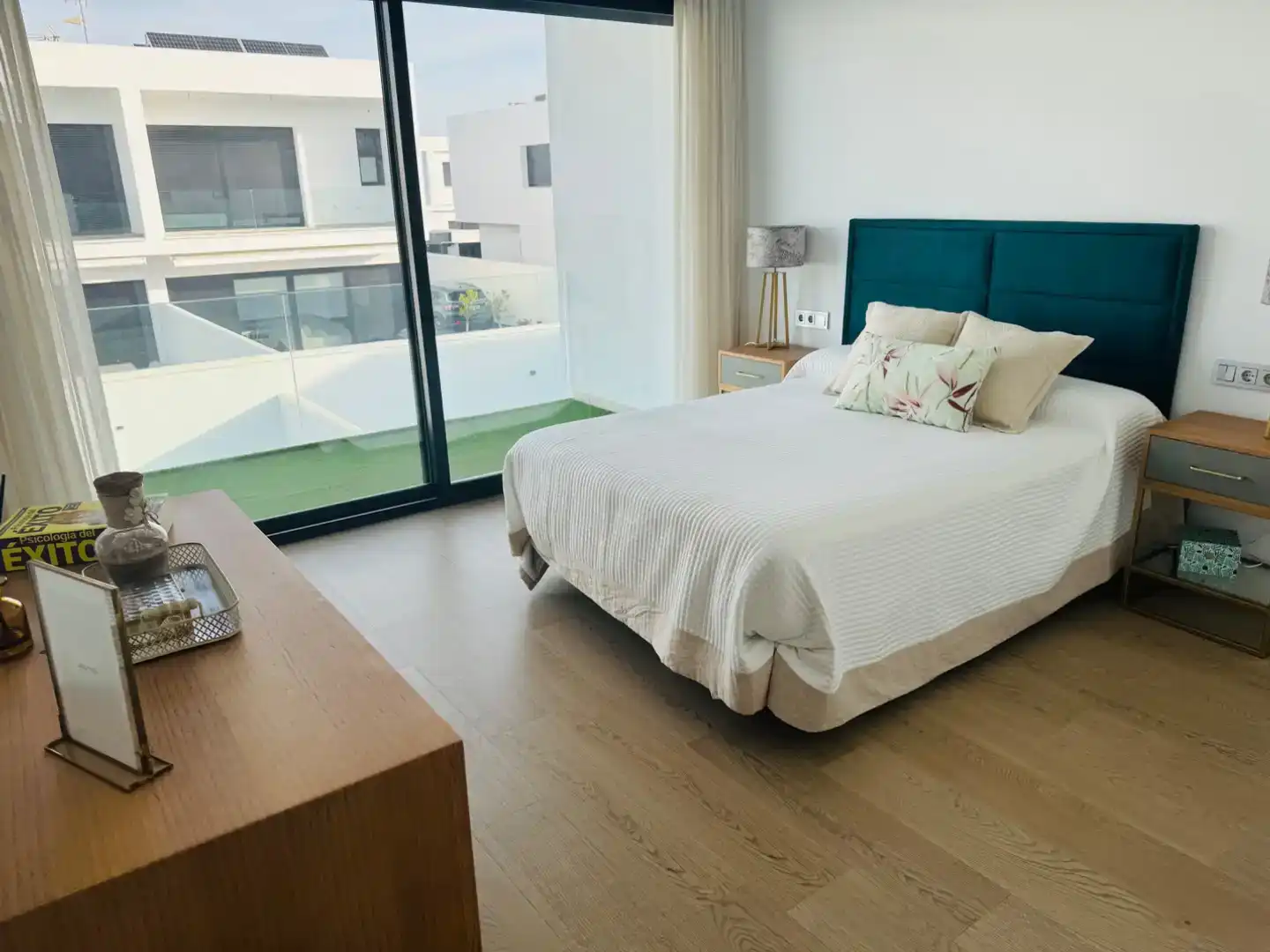 Habitación de Piso en venta en Dos Hermanas con Aire acondicionado, Piscina y Balcón
