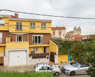Vista exterior de Casa o xalet en venda en Cigales amb Terrassa i Moblat