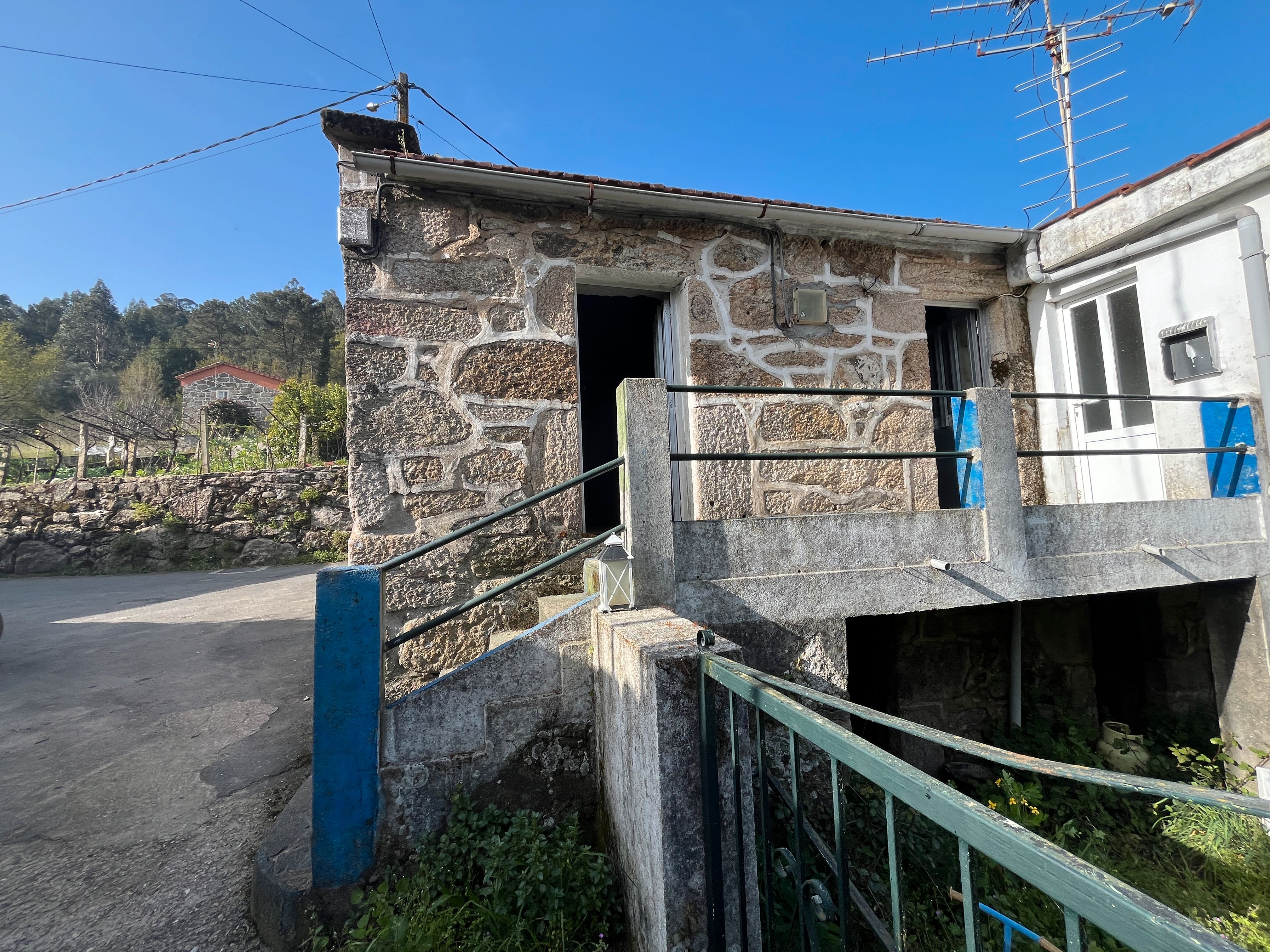Vista exterior de Casa o xalet en venda en Crecente amb Jardí privat i Traster