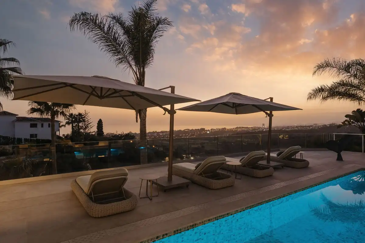 Terrassa de Casa o xalet en venda en Marbella amb Aire condicionat, Jardí privat i Terrassa
