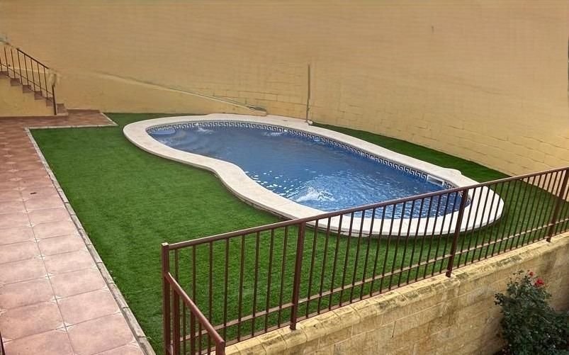 Piscina de Casa o chalet en venta en Alcalá de Guadaira con Aire acondicionado, Calefacción y Jardín privado