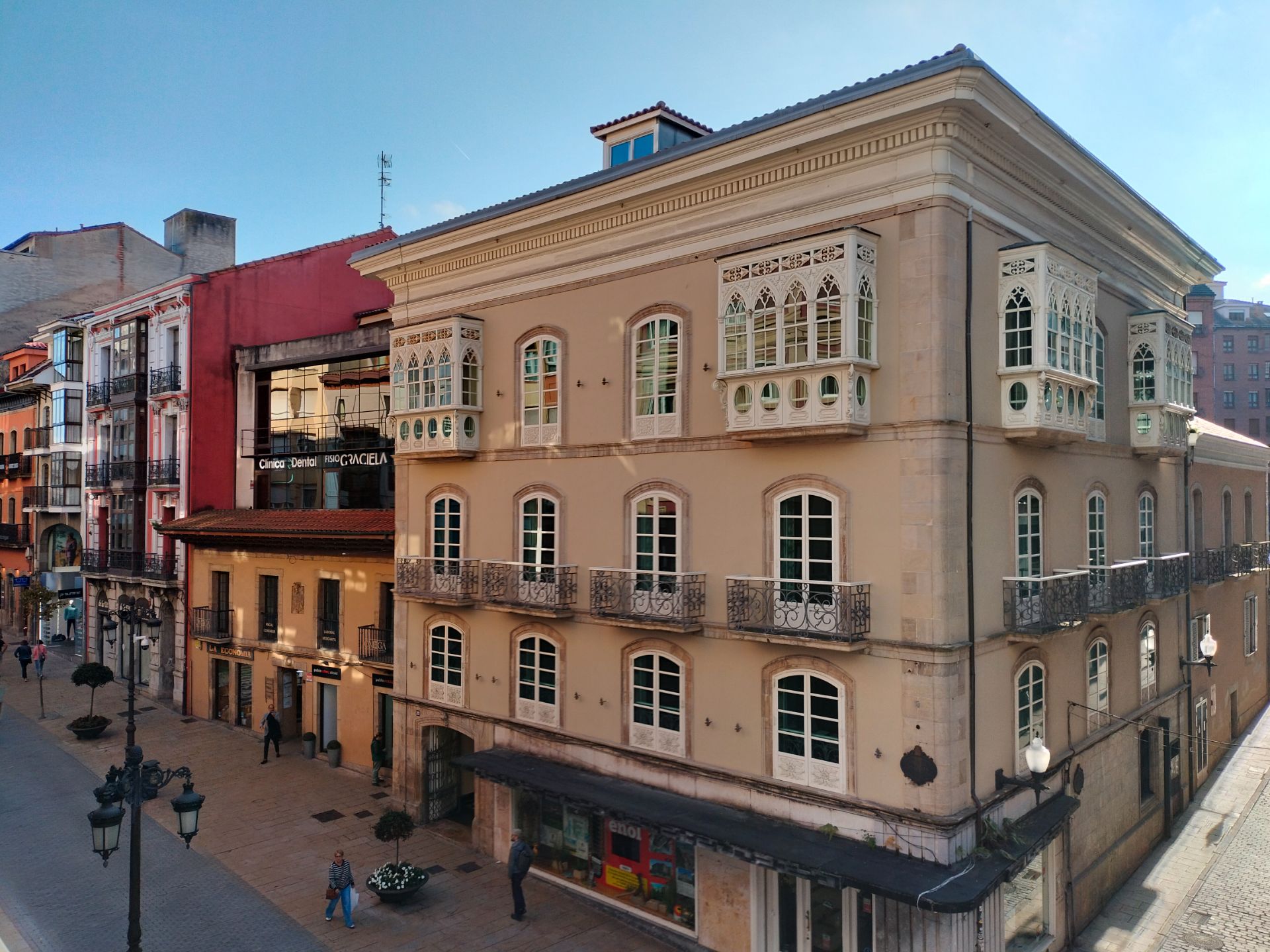 Vista exterior de Pis en venda en Avilés amb Calefacció, Parquet i Terrassa