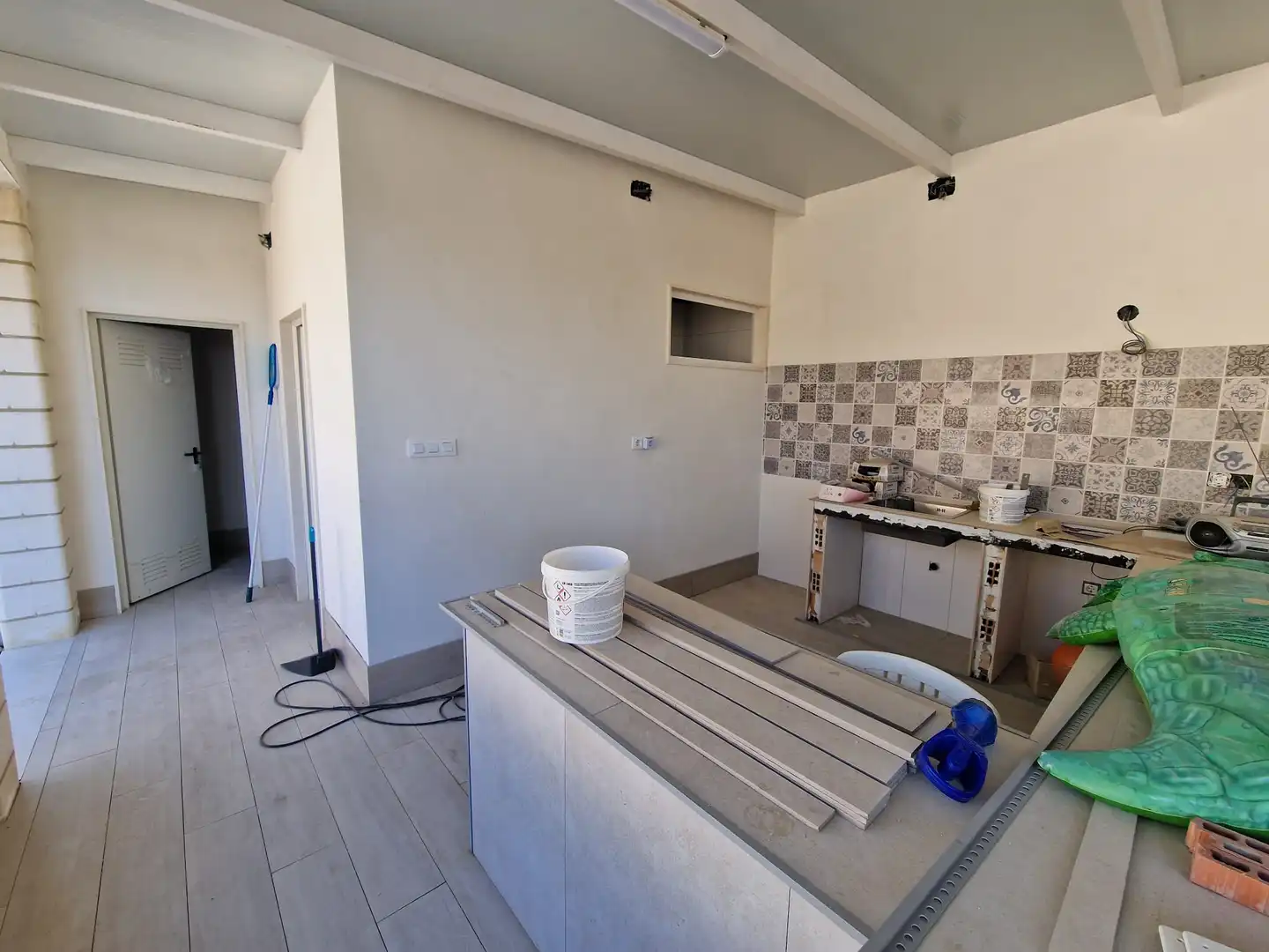 Cuina de Casa o xalet en venda en Montalbán de Córdoba amb Aire condicionat, Jardí privat i Terrassa