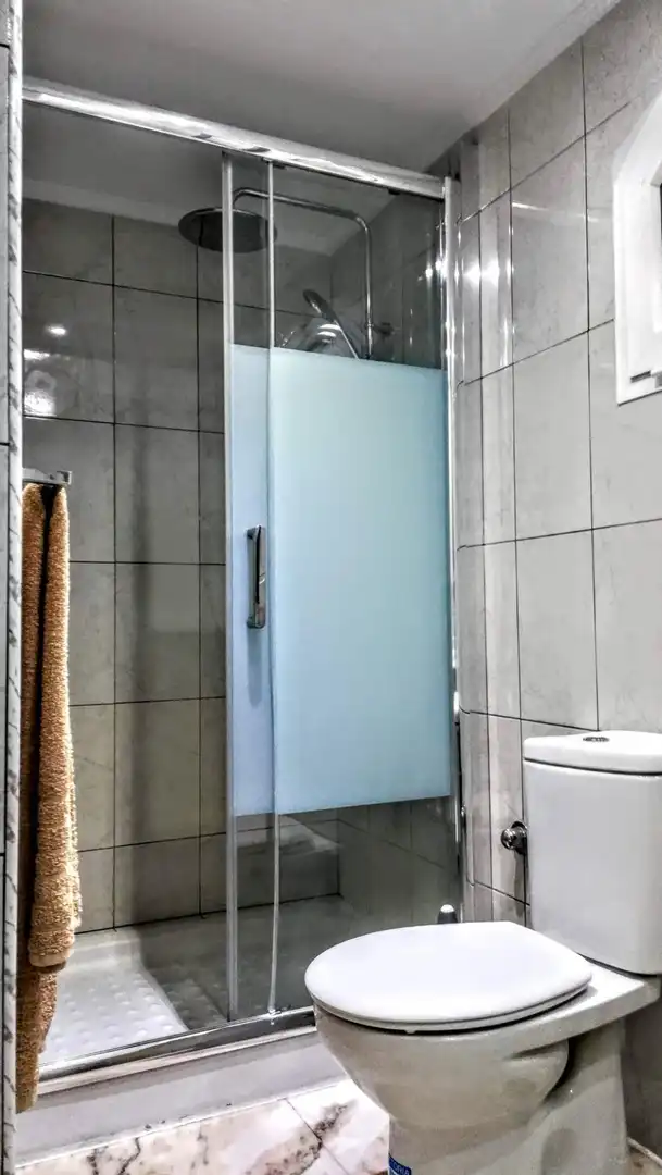 Badezimmer von Wohnungen zur Miete in San Bartolomé de Tirajana mit Klimaanlage, Privatgarten und Terrasse