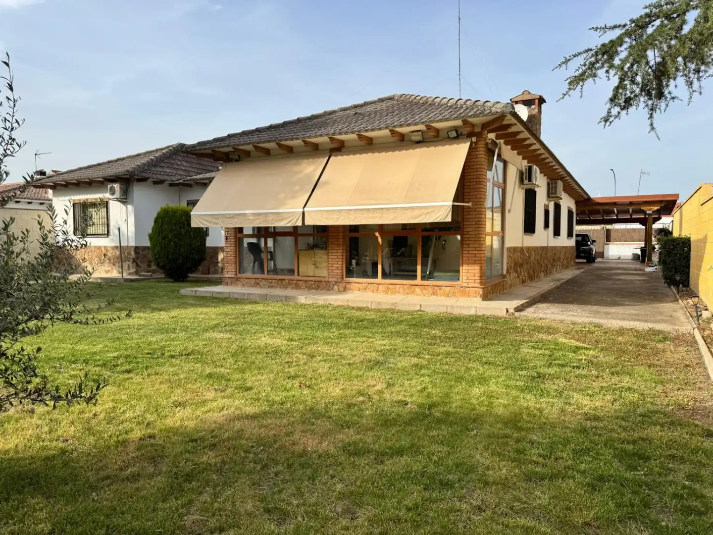Vista exterior de Casa o chalet en venta en Picón con Aire acondicionado, Calefacción y Terraza