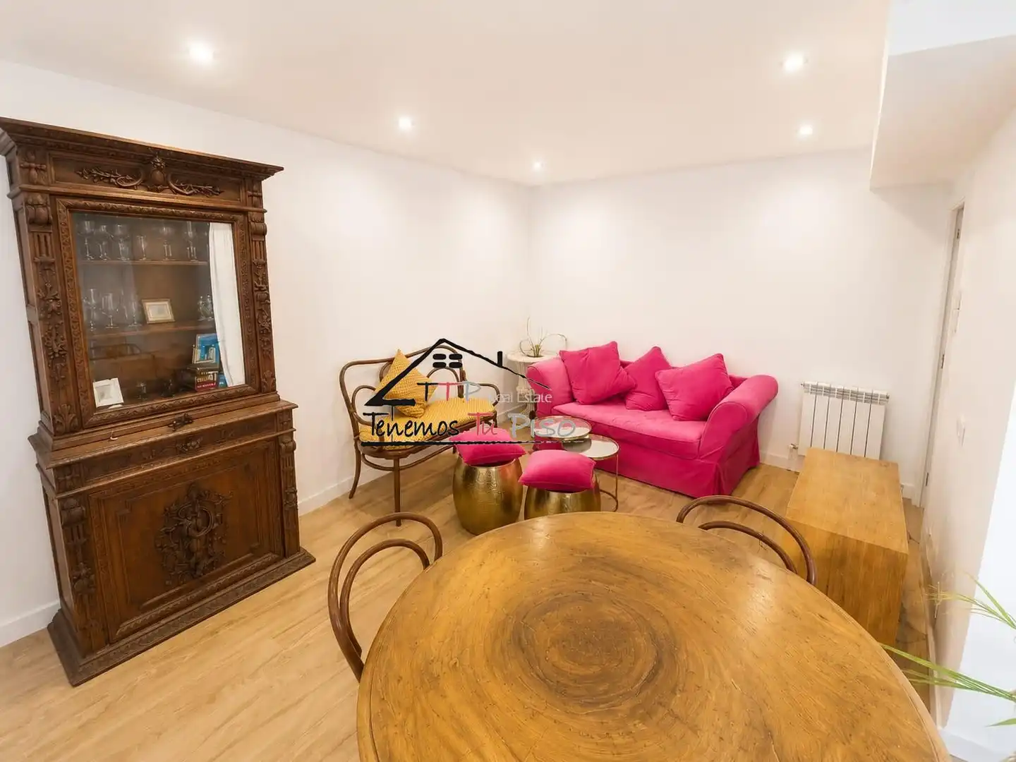 Living room of Flat for rent in Zaragoza  with Air Conditioner, Heating and Parquet flooring