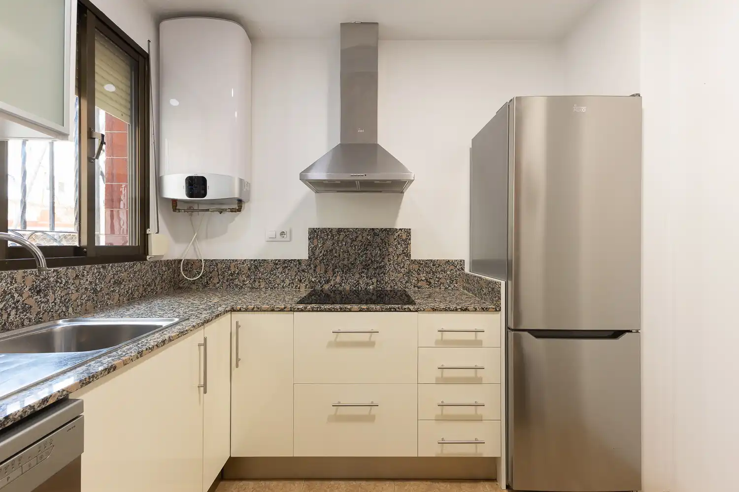 Kitchen of Flat for rent in Valencia  with Air Conditioner, Heating and Furnished