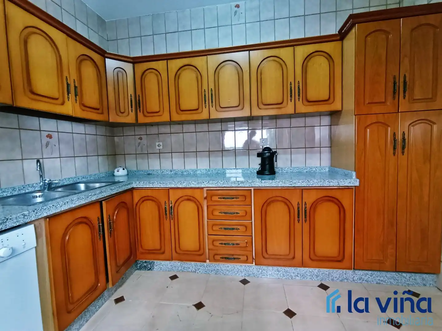 Kitchen of Houses for sale in Benamejí