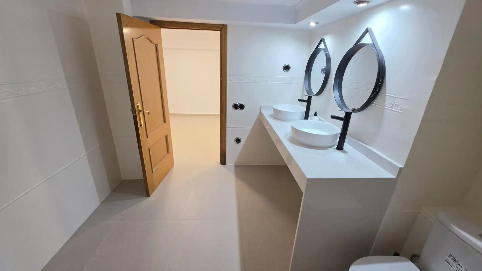 Badezimmer von Einfamilien-Reihenhaus zum Verkauf in Ontinyent mit Terrasse und Balkon