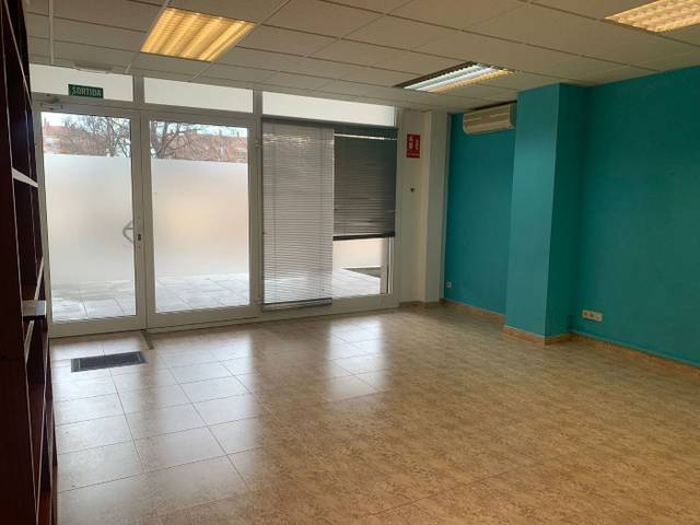 Local comercial en Alquiler en Espai Tolra - Els Pedrissos - Can Carner